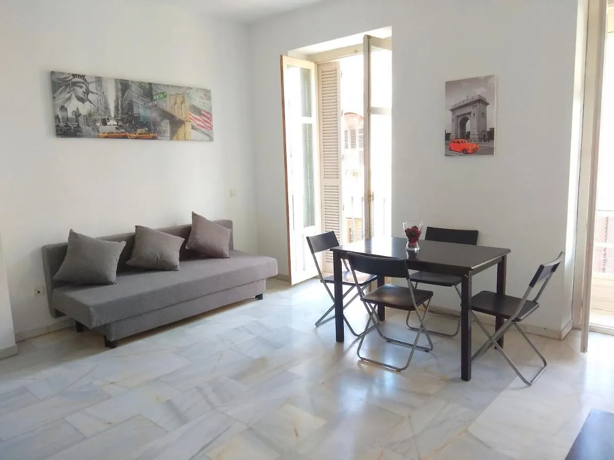 Enjoy Malaga Apartamentos Carreterias location